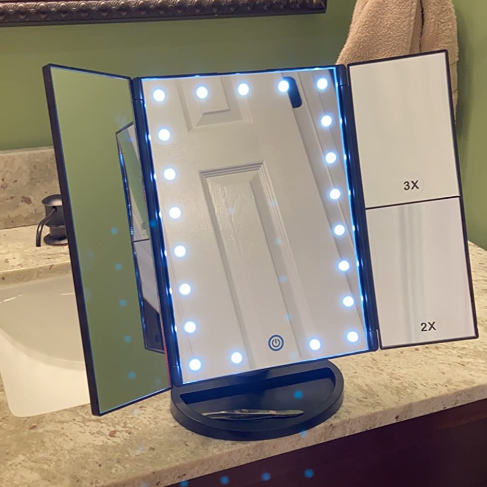 Cosmetic Light Mirror: image 12