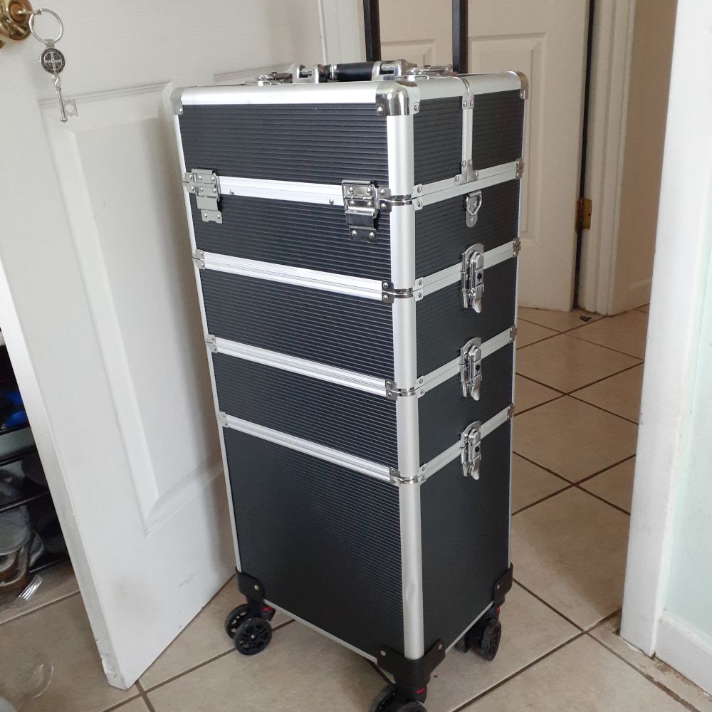 Professional Makeup Rolling Case: image 4