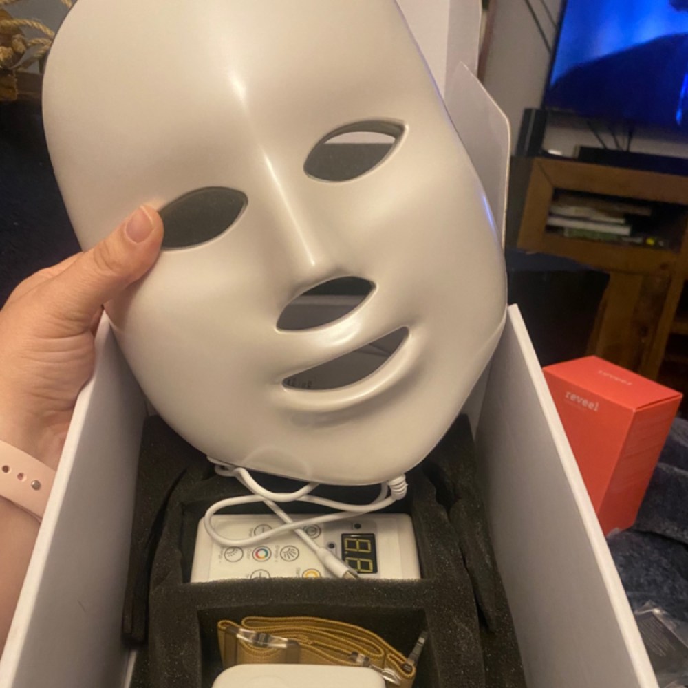 LED Light Therapy Mask: image 12